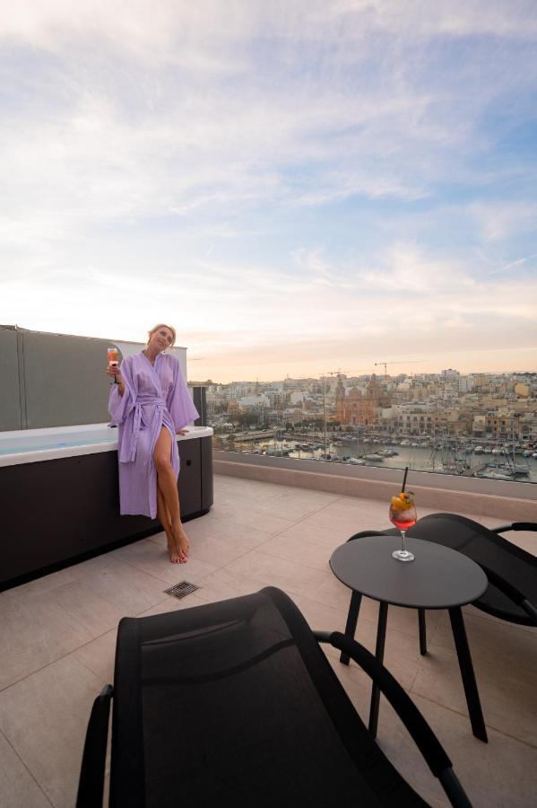 The Address Seafront With Hot Tub Apartment