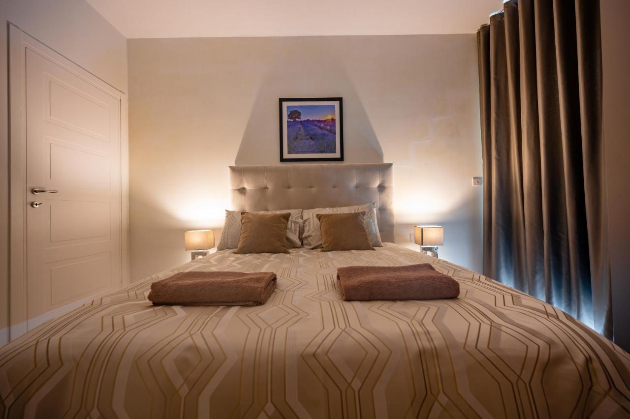 The Address Seafront With Hot Tub * Pieta